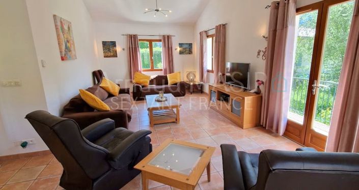 Image No.3-4 Bed House for sale