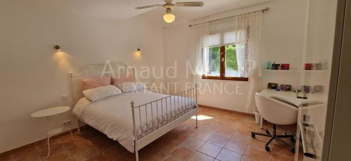 Image No.4-4 Bed House for sale