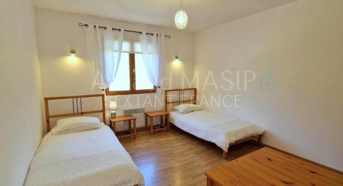 Image No.6-4 Bed House for sale