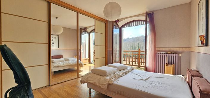 Image No.21-4 Bed House for sale