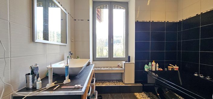 Image No.26-4 Bed House for sale