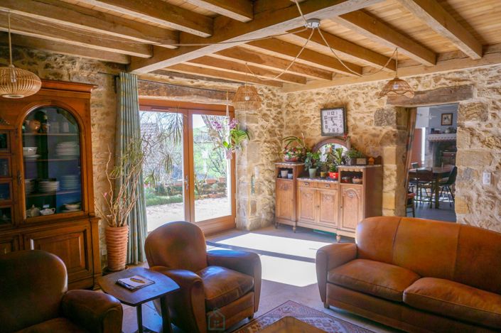 Image No.15-4 Bed Property for sale