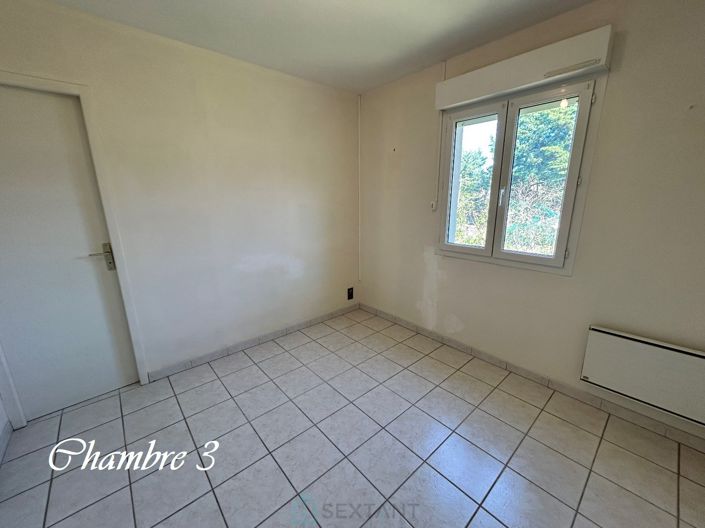 Image No.14-3 Bed Property for sale