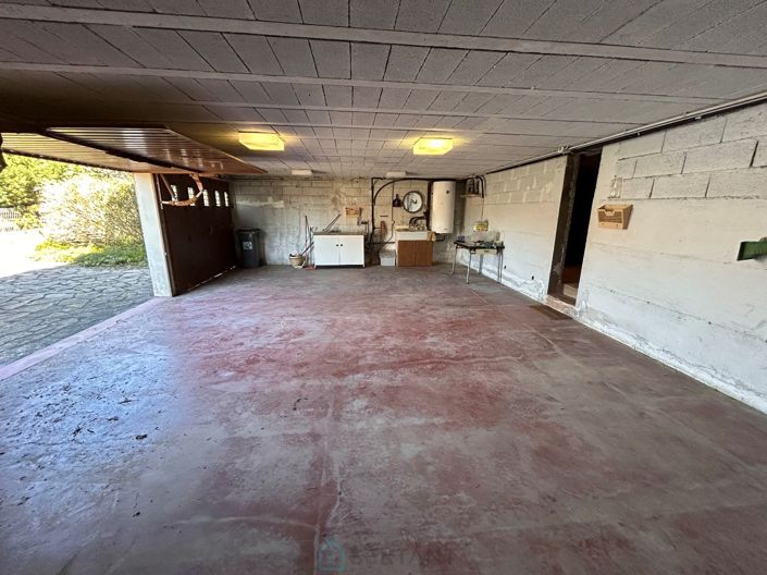 Image No.17-3 Bed Property for sale