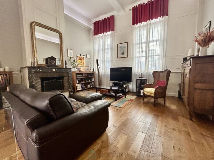 Image No.7-6 Bed Property for sale