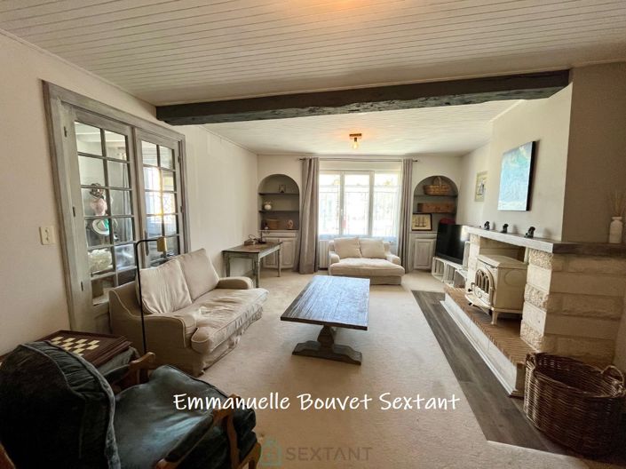 Image No.15-3 Bed Property for sale