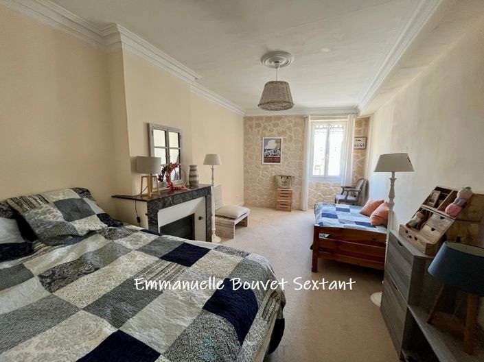 Image No.18-3 Bed Property for sale