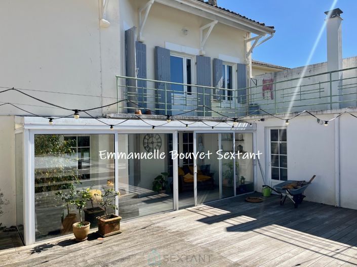 Image No.10-3 Bed Property for sale