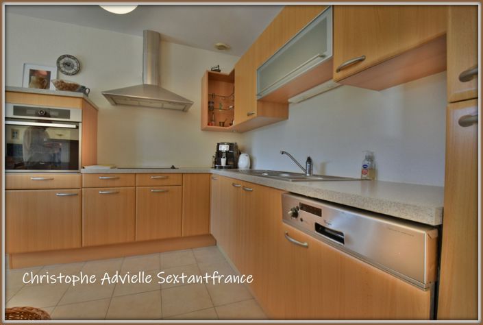 Image No.11-7 Bed Property for sale