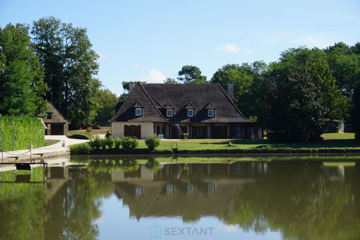 Image No.1-4 Bed Property for sale