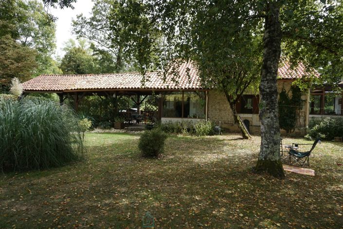 Image No.23-3 Bed Property for sale