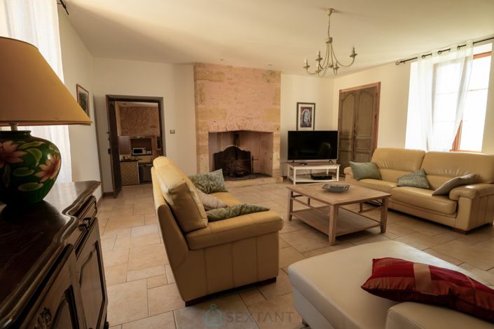 Image No.13-11 Bed Property for sale