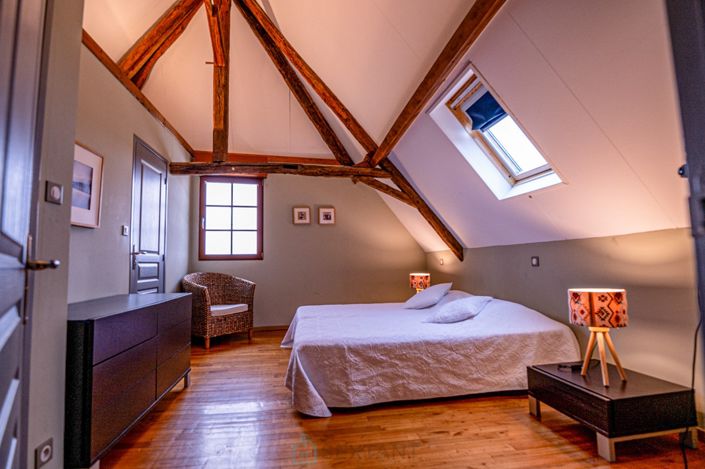 Image No.17-11 Bed Property for sale