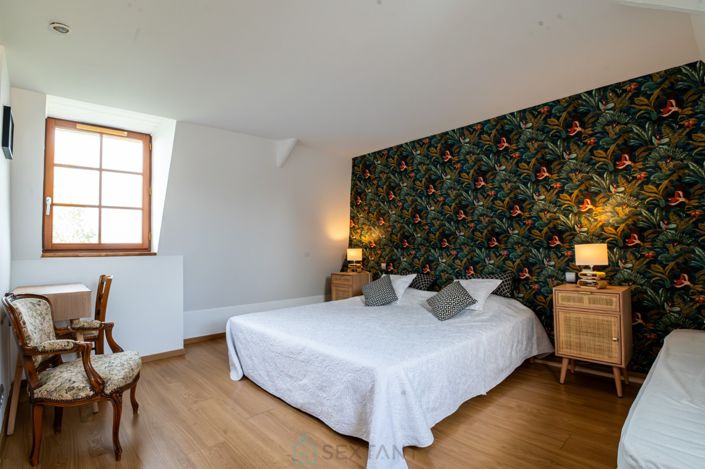 Image No.21-11 Bed Property for sale