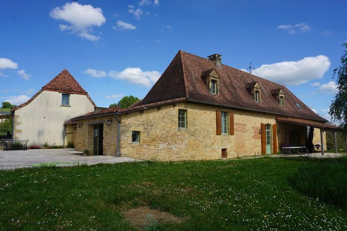 Image No.8-11 Bed Property for sale