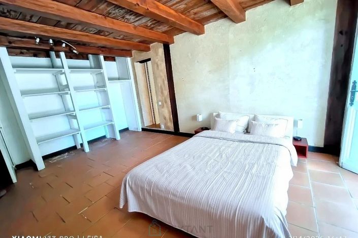 Image No.14-7 Bed Property for sale