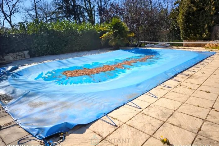 Image No.20-7 Bed Property for sale