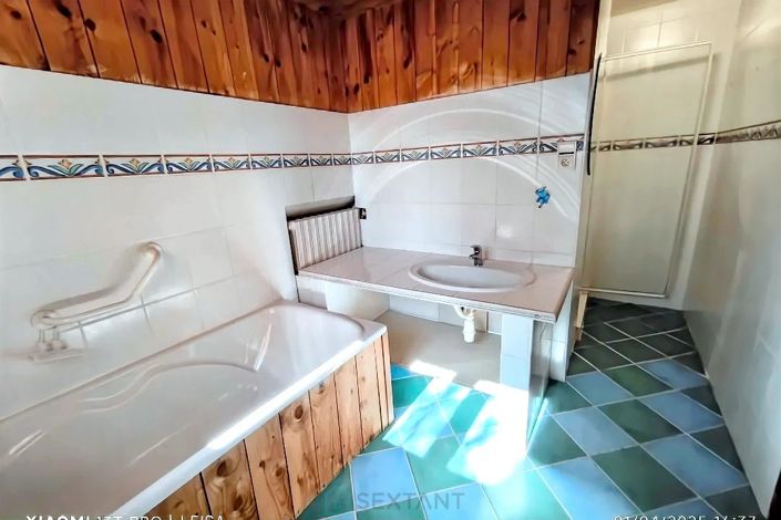 Image No.8-7 Bed Property for sale