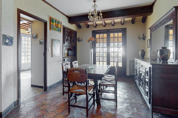 Image No.14-5 Bed Property for sale