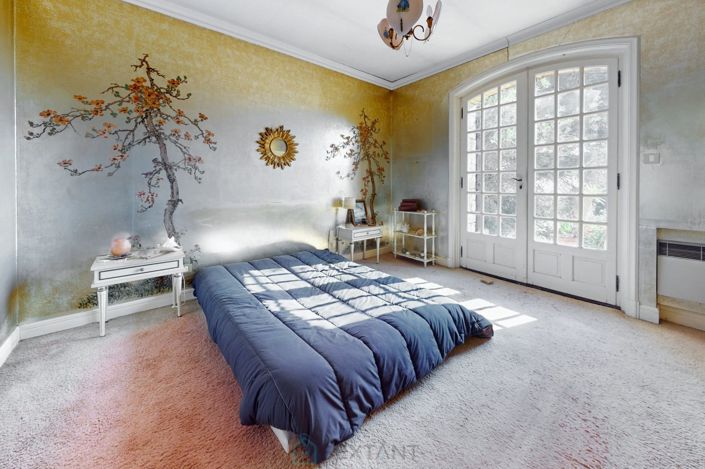 Image No.19-5 Bed Property for sale