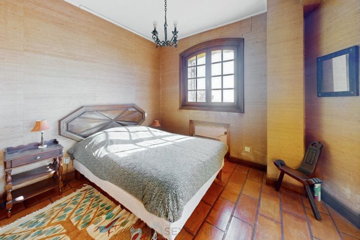 Image No.22-5 Bed Property for sale