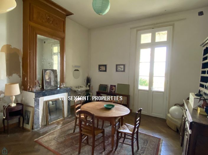 Image No.10-7 Bed Property for sale