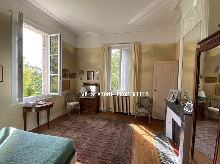 Image No.13-7 Bed Property for sale