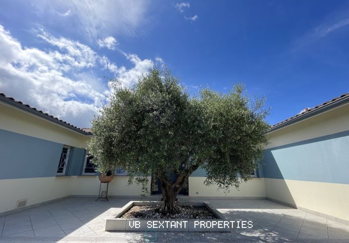 Image No.2-5 Bed Property for sale