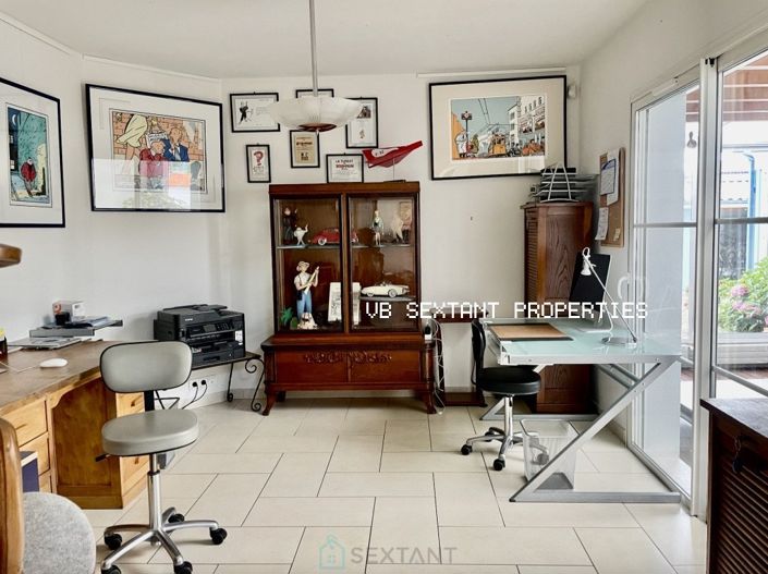 Image No.10-5 Bed Property for sale