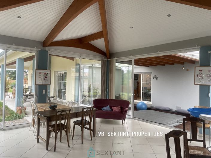 Image No.18-5 Bed Property for sale