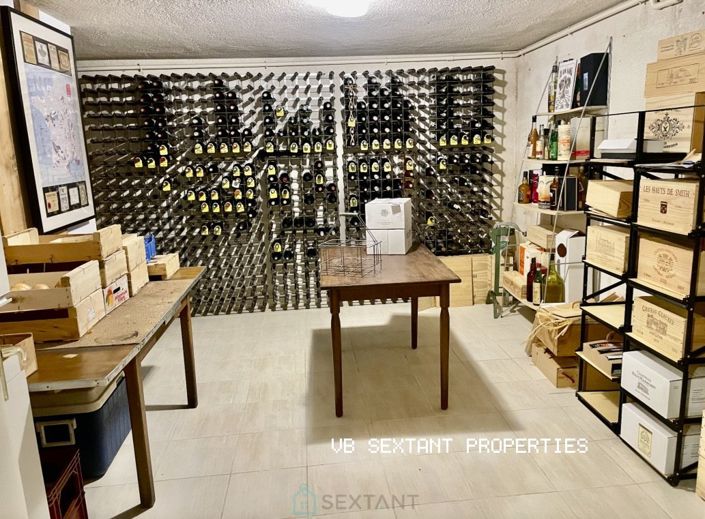 Image No.22-5 Bed Property for sale