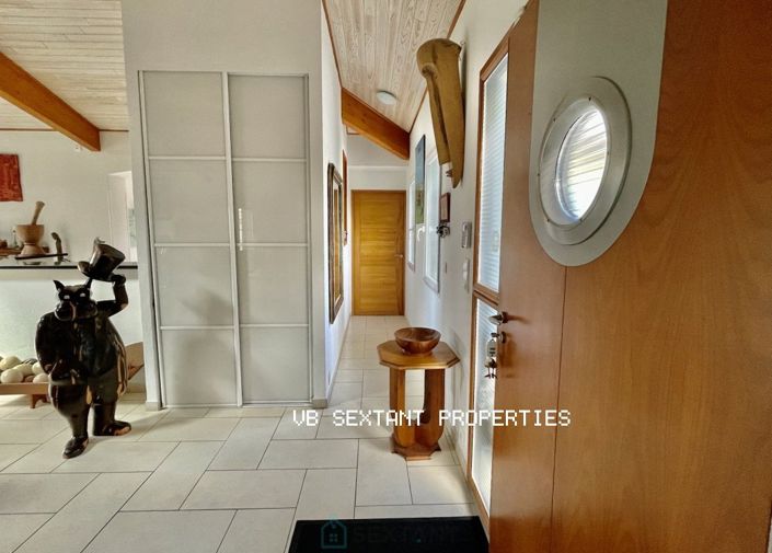 Image No.3-5 Bed Property for sale