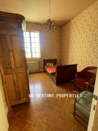 Image No.12-6 Bed Property for sale