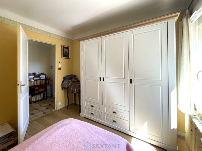 Image No.11-5 Bed Property for sale