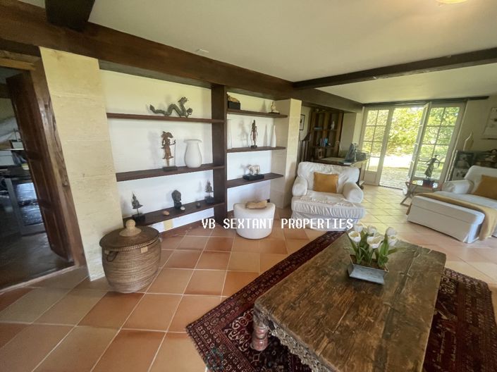 Image No.12-4 Bed Property for sale