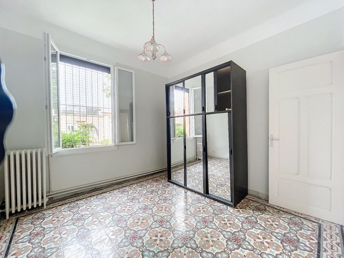 Image No.2-4 Bed House for sale