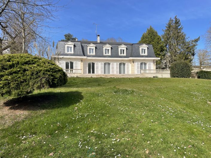 Image No.1-6 Bed Property for sale
