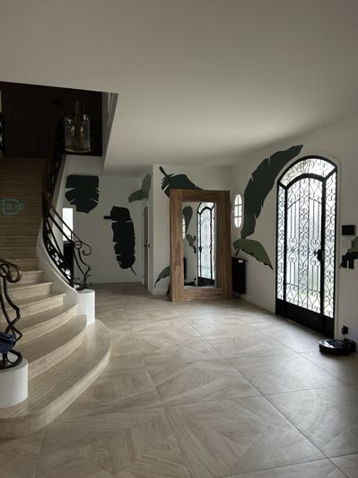 Image No.6-6 Bed Property for sale