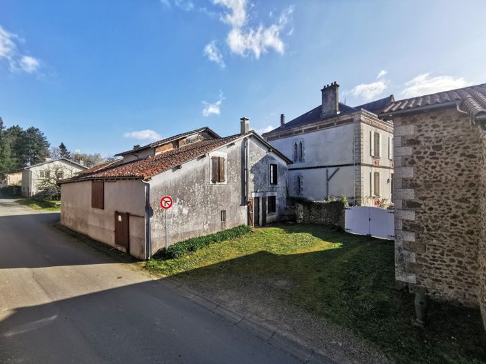 Image No.2-5 Bed Property for sale