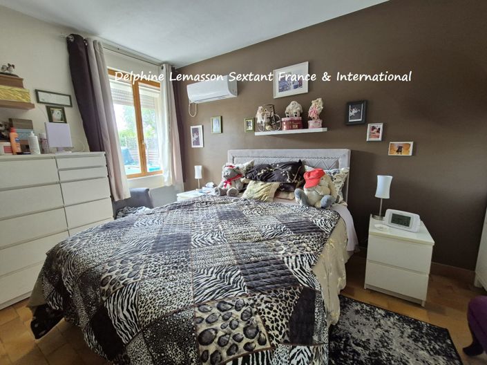 Image No.11-2 Bed Property for sale