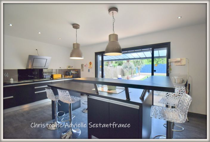 Image No.2-4 Bed Property for sale