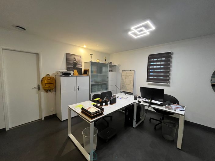 Image No.13-15 Bed Property for sale