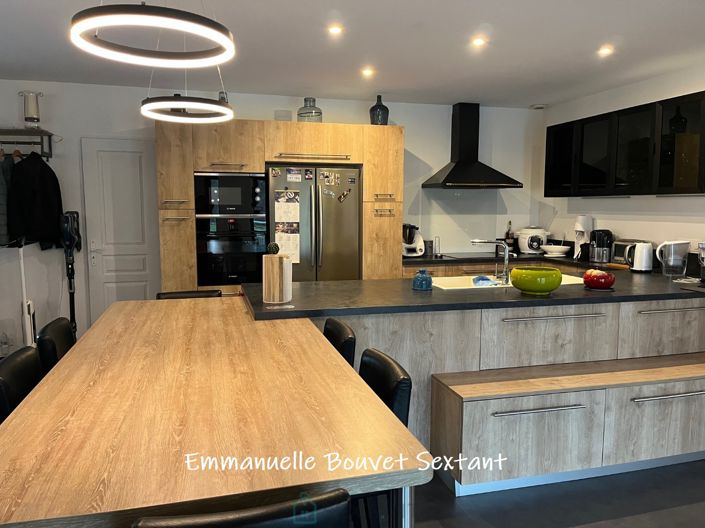 Image No.5-15 Bed Property for sale