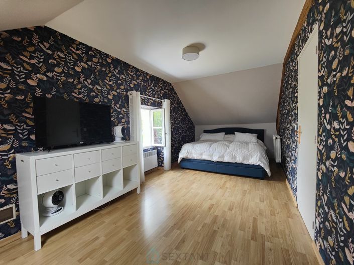 Image No.10-3 Bed House for sale