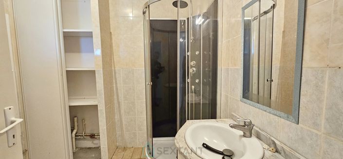 Image No.17-6 Bed House for sale