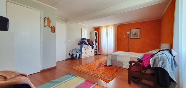 Image No.13-5 Bed Property for sale