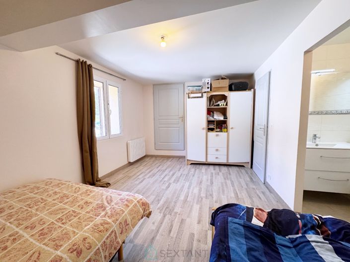 Image No.4-1 Bed Property for sale