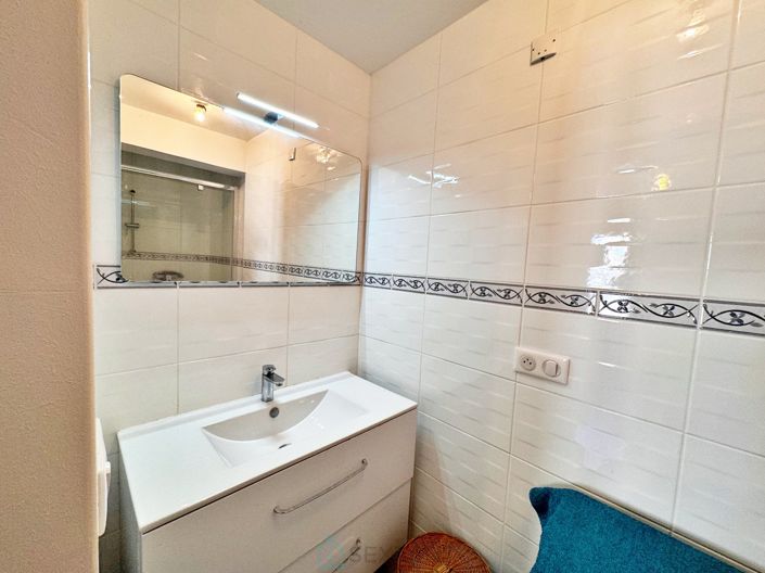 Image No.7-1 Bed Property for sale