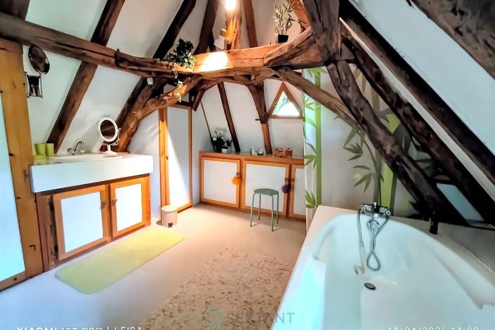 Image No.11-3 Bed Property for sale