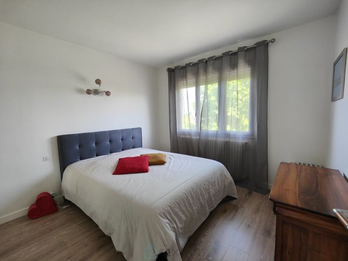 Image No.7-4 Bed House for sale